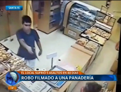 Asalto filmado: roban en una panadería por quinta vez en 40 días