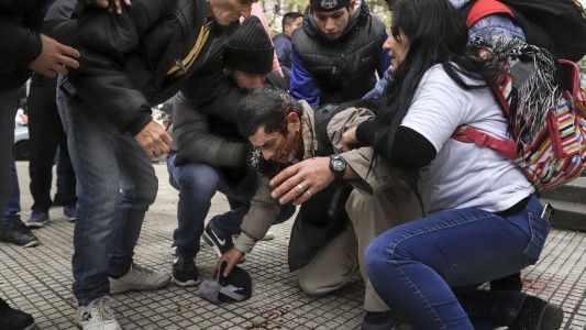 Tensión en la 9 de Julio en el acampe de las organizaciones sociales