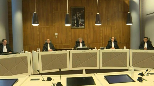 Absuelven a médica juzgada por practicar eutanasia a mujer con demencia