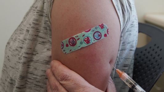 Desconfianza hacia las vacunas: un virus engañoso
