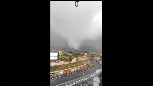 Una tromba marina destrozó una escuela