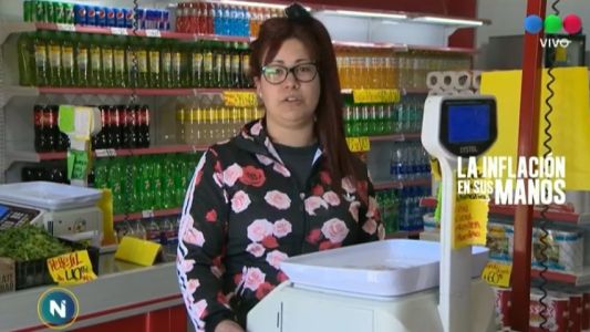 Ser cajera de supermercado en tiempos de crisis, una tarea nada sencilla