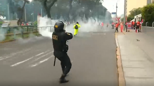 Reprimen a mineros que reclaman paritarias