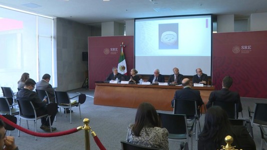 México solicita cancelación de subasta de arte precolombino en París