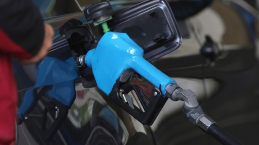 El costo del combustible tras la suba de 4%: expendedores advierten por desabastecimiento