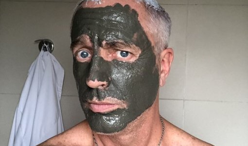 El excéntrico y divertido tratamiento de belleza de Marley