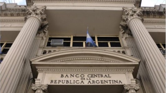El Banco Central autoriza a comprar hasta 100 mil dólares para créditos hipotecarios ya otorgados