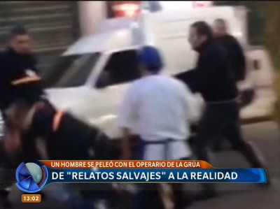 Un hombre trompeó a conductor de la grúa que se llevaba su auto mal estacionado