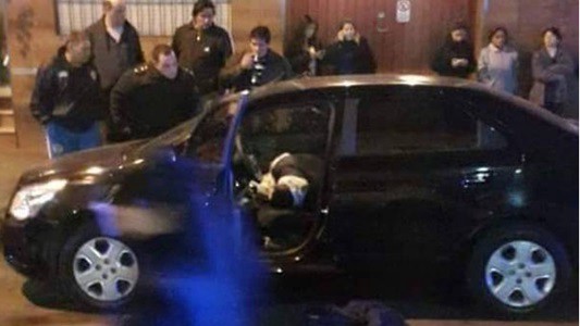 Un policía mató a un ladrón que quiso robarle el auto