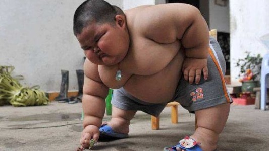 Santa Fe: Internaron a un nene de 5 años que pesa 116 kilos