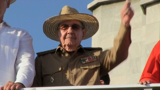 El gobierno de Trump prohibió a Raúl Castro y su familia ingresar a EEUU