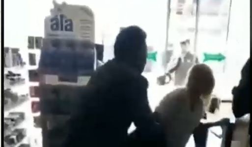 "Lo hago por mis hijos": empleados detuvieron a una mujer cuando robaba en un supermercado