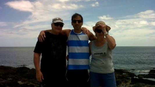 Disparan siete tiros a un matrimonio de jubilados para sacarles el auto en Lanús