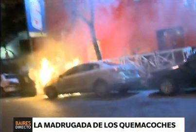 Tres autos quemados en San Cristóbal y Constitución