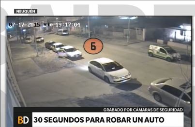 Roban un auto en 30 segundos