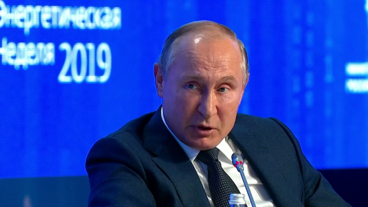 Putin se mete en la grieta por Greta