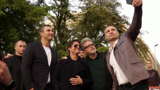 Tom Cruise busca locaciones por las calles de Kiev