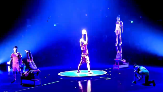 Mirá al Messi del show del Cirque du Soleil en acción