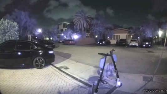 El hombre que le cortaba los frenos a los monopatines