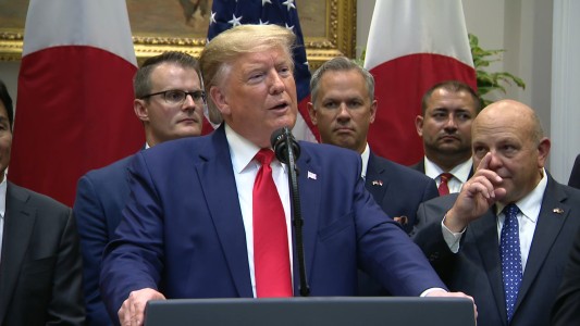 Trump pide una solución pacífica en Hong Kong