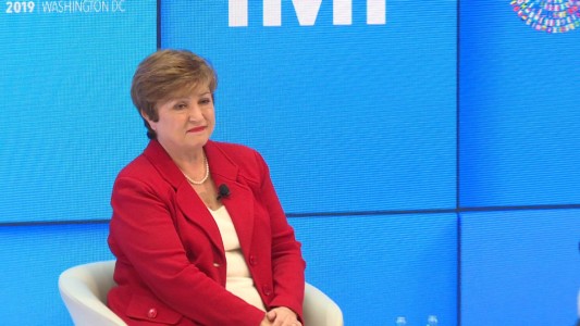 La jefa del FMI advierte que todos pierden en una guerra comercial