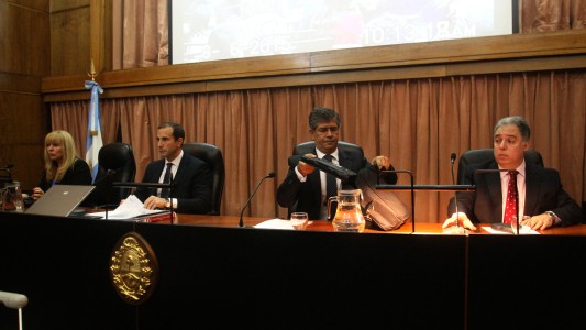 Sin Menem ni Anzorreguy, comienza el juicio oral por encubrimiento en el atentando a la AMIA