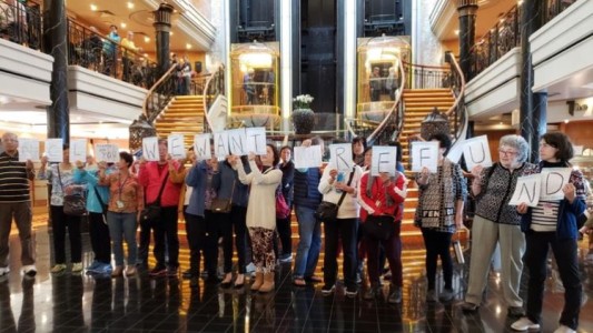 Motín a bordo: pasajeros de un crucero de lujo se organizaron en piquetes para pedir el reembolso