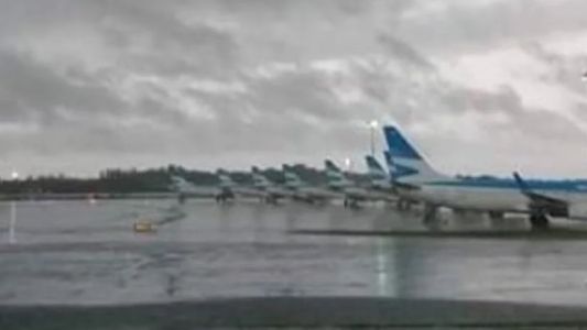 Cierran el Aeropuerto de Ezeiza por el mal tiempo