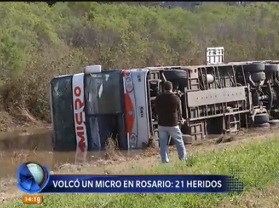 Volcó un micro en Rosario: 21 heridos
