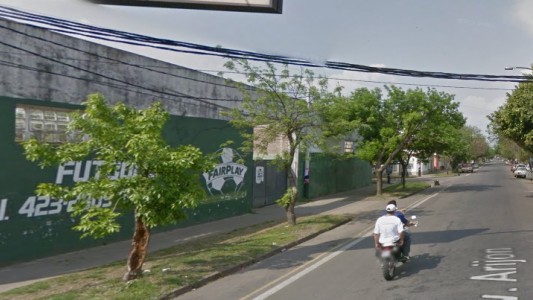 Un adolescente está grave tras un tiroteo en una cancha de fútbol 5