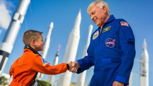 Llegó al país un astronauta de la NASA para "encontrar al argentino que viaje al espacio"