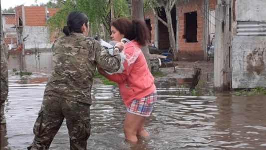 Inundación en La Matanza: envían efectivos para auxiliar a los damnificados