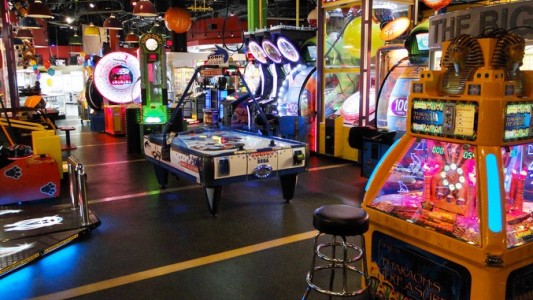 La AFIP allanó locales de Sacoa por evasión y fraude