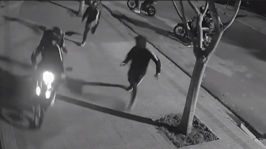 Así le roban la moto y la recaudación a un repartidor