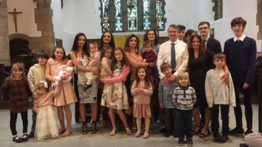 La mujer que ya pasó la mitad de su vida embarazada: tiene 44 años y 22 hijos