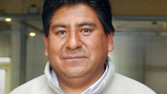 Un ex intendente de Catamarca fue detenido por repartir boletas en la fila para votar