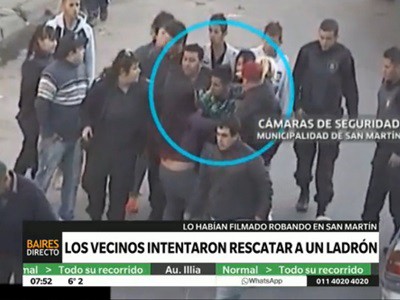 Vecinos intentan rescatar a un ladrón de las manos de la policía