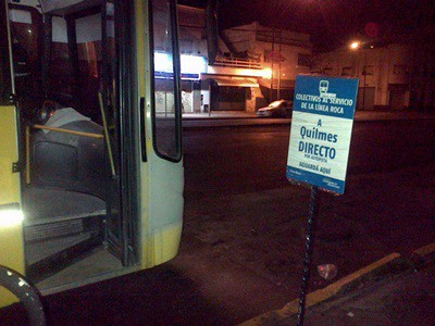 Cómo funciona el servicio de colectivos que cubre la traza del ferrocarril Roca