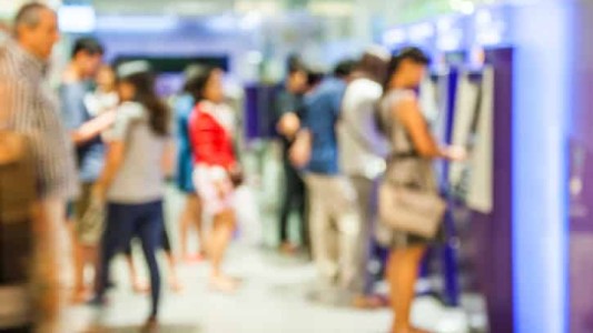 Bancos: aumento de comisiones de hasta 40% desde enero