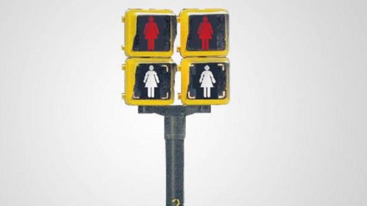 Instalan el primer semáforo peatonal igualitario del país