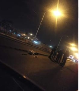 El chofer del auto desde donde cayó la mujer embarazada dijo que la víctima "se tiró"