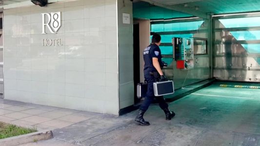 Mataron a una mujer en un hotel alojamiento: el hombre que estaba con ella escapó por la ventana