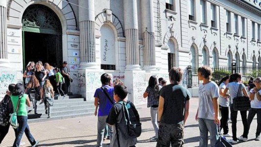 La Plata: alumnos de un colegio simularon un golpe de Estado contra Cristina Kirchner