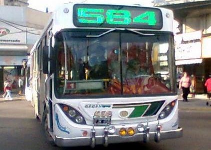 Paro de la línea 584 porque un chofer fue apuñalado