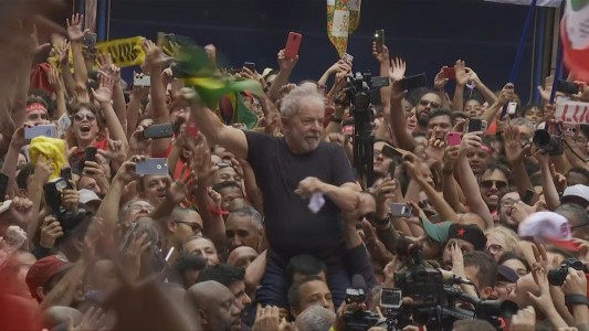 Lula lanza ofensiva general contra Bolsonaro