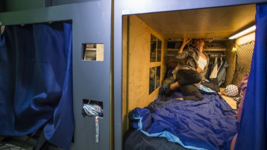 Vivir en una cápsula, una opción de vivienda "barata" para jóvenes