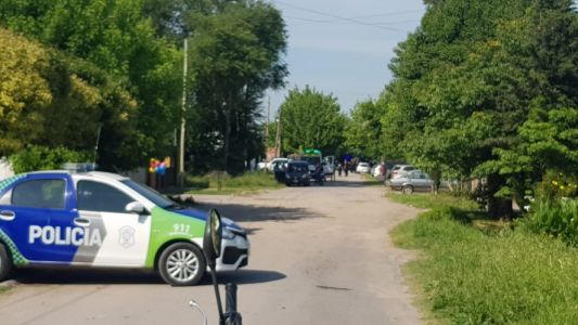 Un policía se atrincheró en su casa, amenazó con quitarse la vida y se entregó al Grupo Halcón