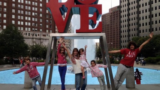 Una familia argentina viajó en combi por toda América para ver al Papa en Filadelfia