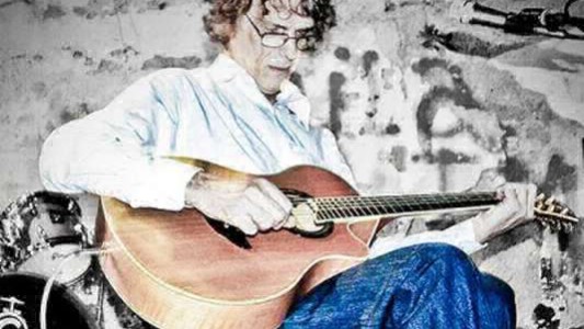 La obra de Luis Alberto Spinetta llegará a 500 escuelas del país este jueves