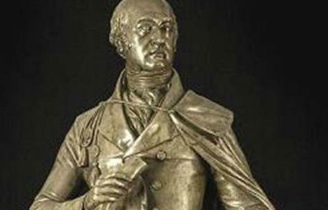 Robaron la estatua de George Canning de la facultad de Ciencias Económicas